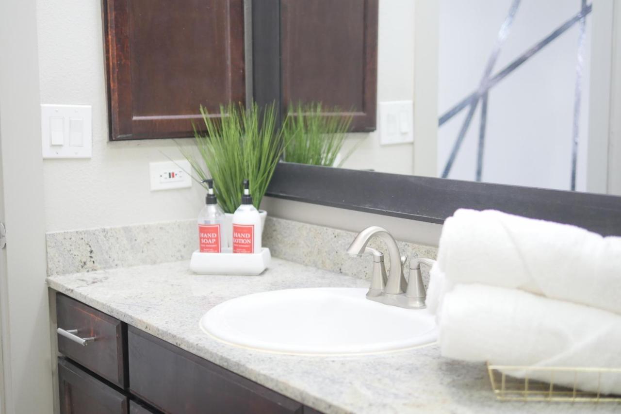 Ferienwohnung Urban Oasis Your Perfect Getaway In The Heart Of Downtown! Houston Exterior foto