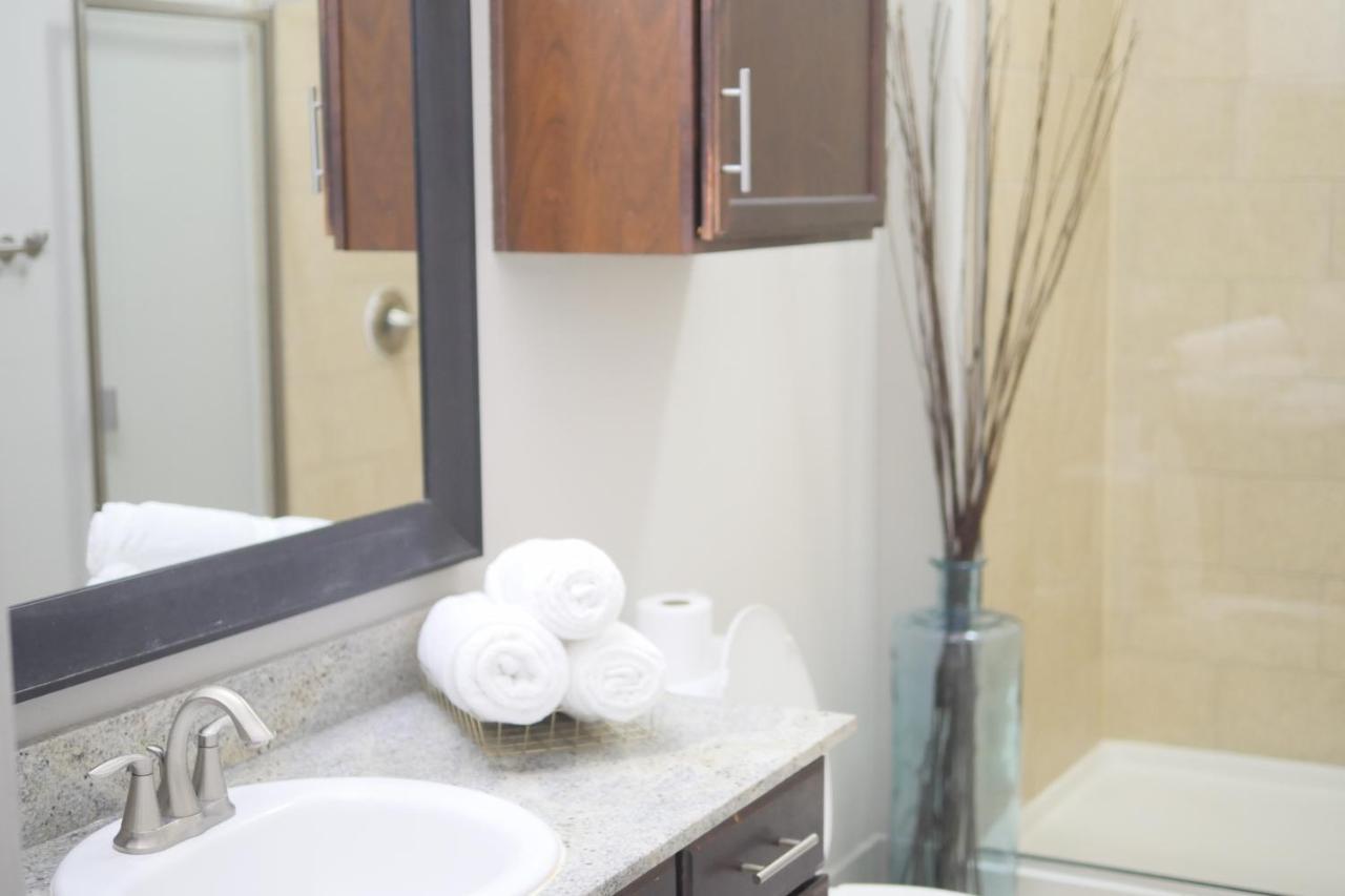 Ferienwohnung Urban Oasis Your Perfect Getaway In The Heart Of Downtown! Houston Exterior foto