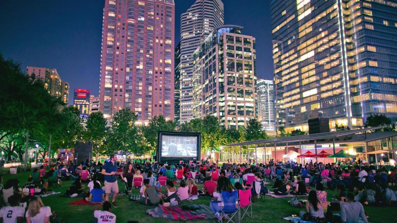 Urban Oasis Your Perfect Getaway In The Heart Of Downtown! Houston Exterior foto